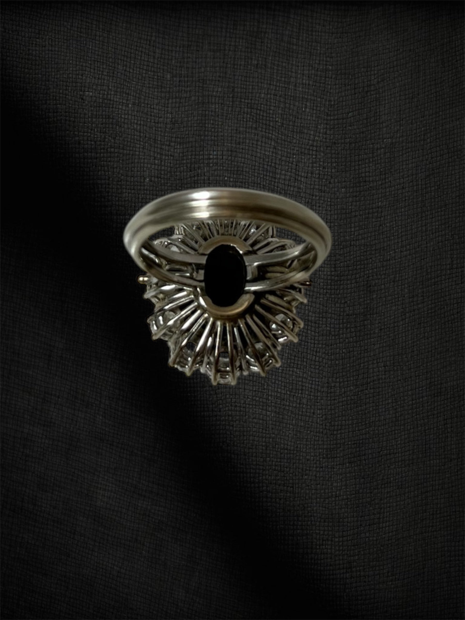 Anello con zaffiro “Cuore dell’Oceano”